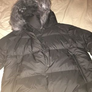 North face crop jacket with fur hood